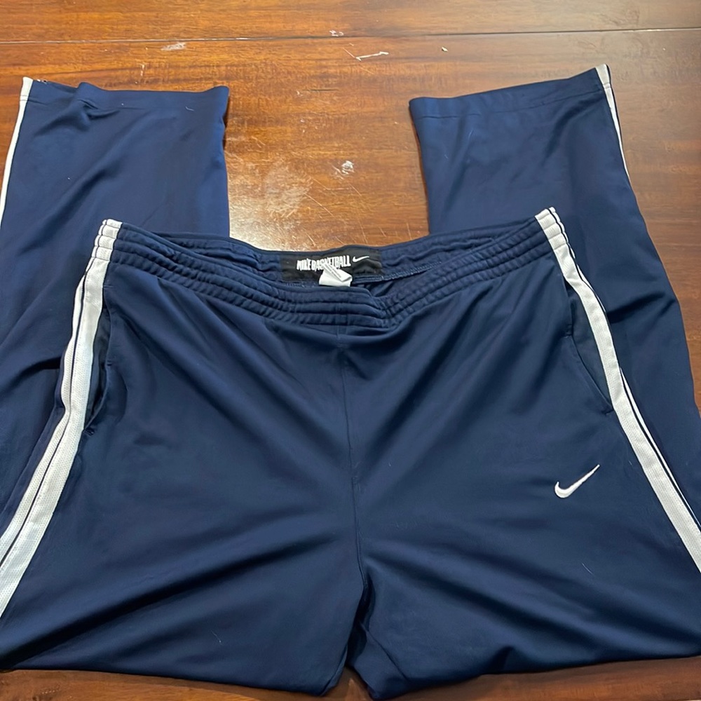 Mens Nike Dri-fit basketball pants size XL